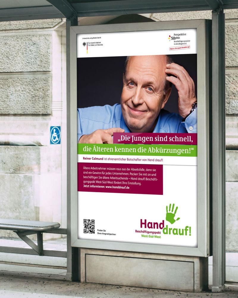 Hand drauf Kampagne mit Reiner Calmund, City Light Plakat an Bushaltestelle Hand drauf Kampagne mit Reiner Calmund, City Light Plakat an Bushaltestelle