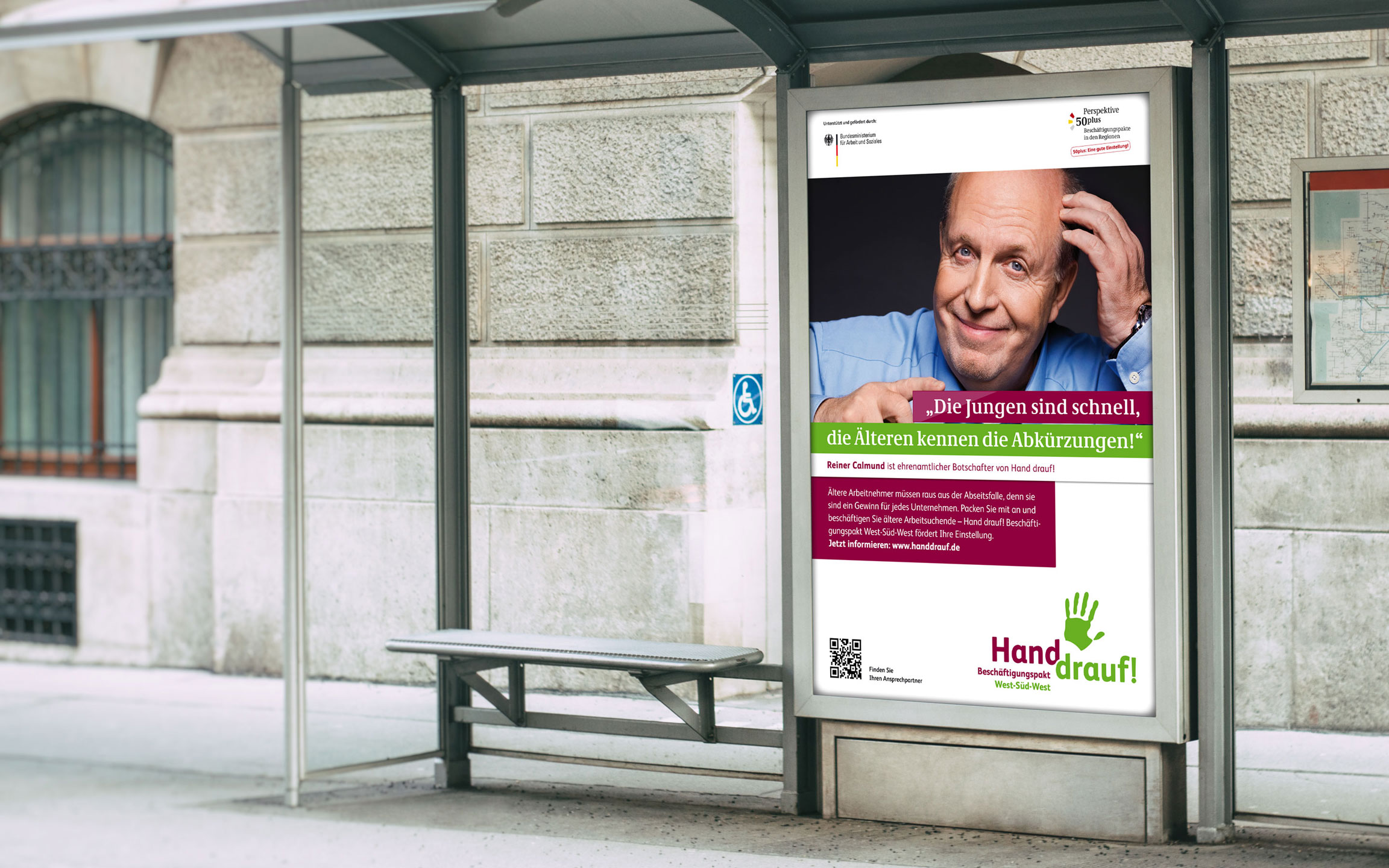 Hand drauf Kampagne mit Reiner Calmund, City Light Plakat an Bushaltestelle Hand drauf Kampagne mit Reiner Calmund, City Light Plakat an Bushaltestelle